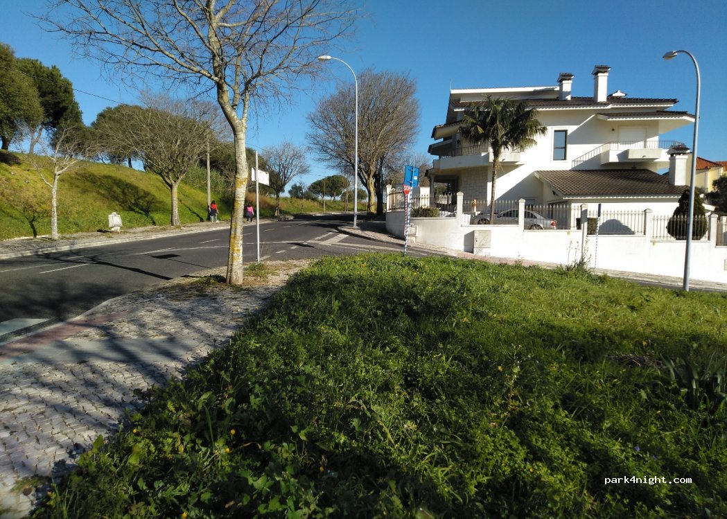 (2790) Carnaxide - 3 Rua da Mina Grande — foto 4