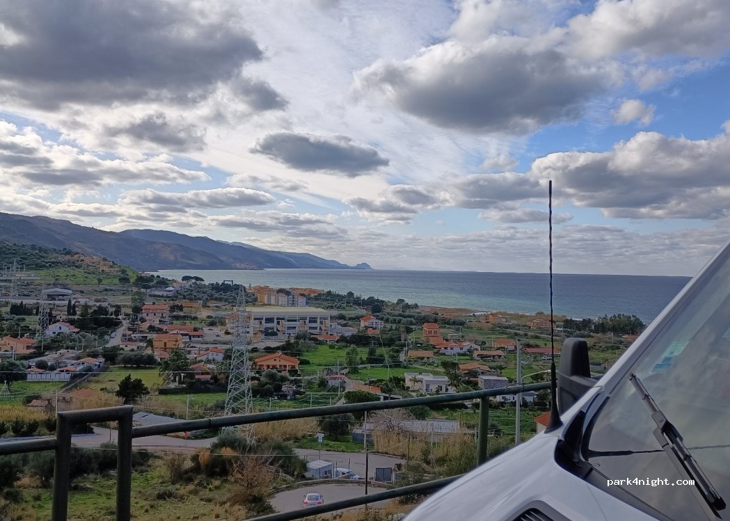 (98077) Santo Stefano di Camastra - 2 Via delle Palme — foto