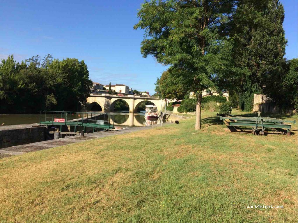 (47230) Lavardac - 16 Rue du Quai de Laprade — foto