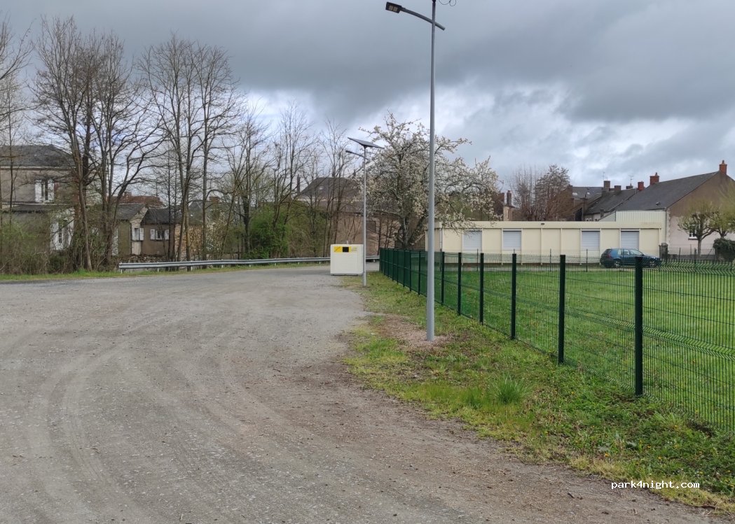 (36230) Neuvy-Saint-Sépulchre - 5 Place Henri de Latouche — foto 3