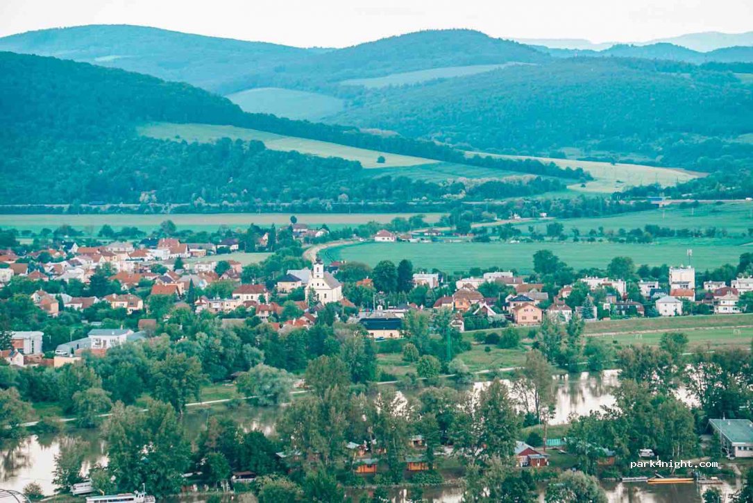 Autocamping Trenčín na Ostrove — foto