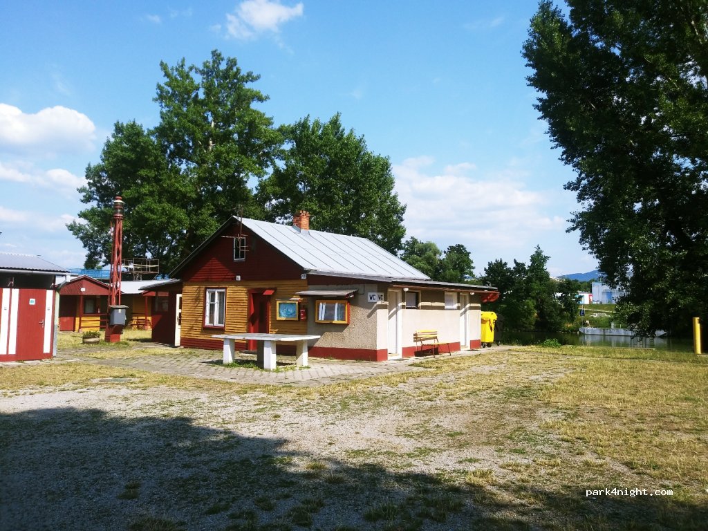 Autocamping Trenčín na Ostrove — foto 3