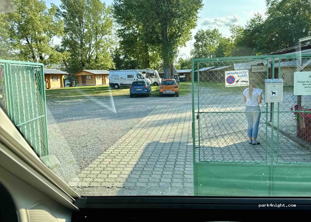Autocamping Trenčín na Ostrove — foto 5