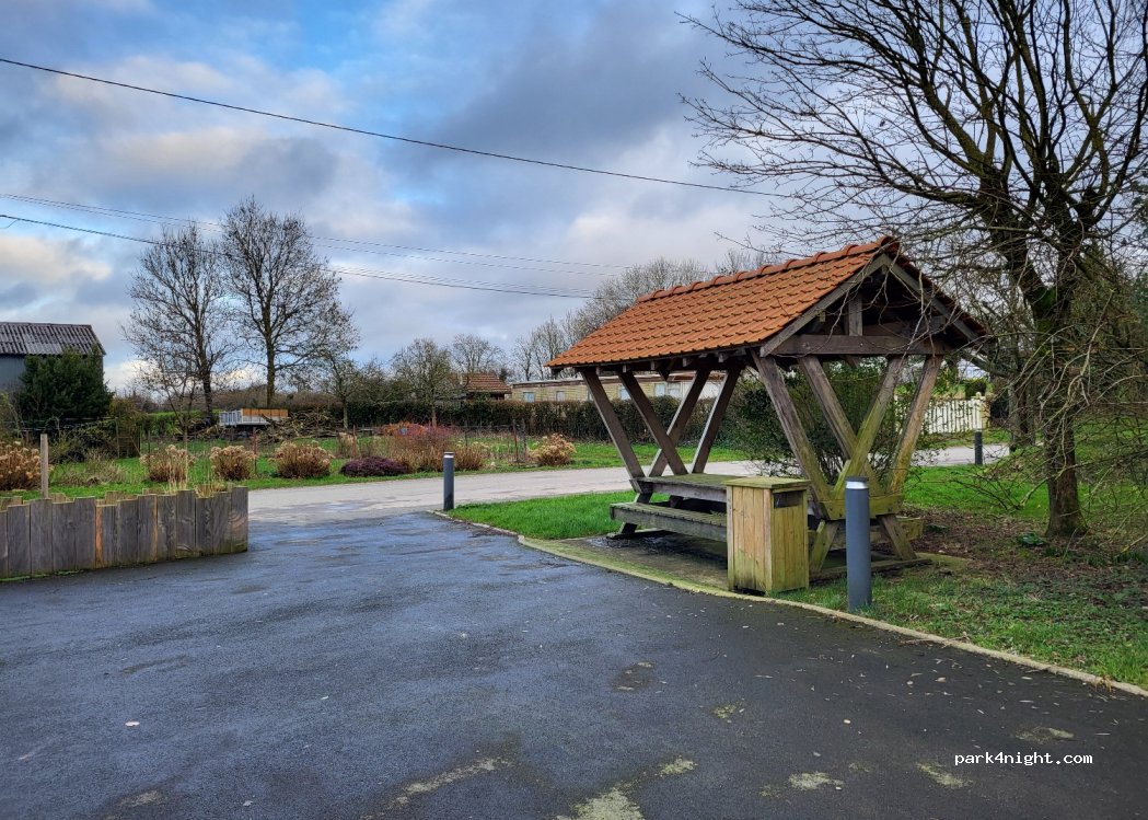 Aire de camping-car Avesnes — foto 3
