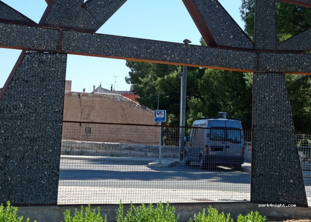 (02640) Almansa - 1 Plaza Primero de Mayo — foto 2