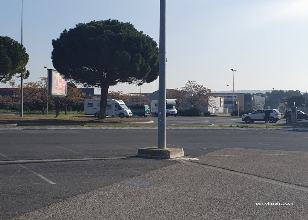 (11100) Narbonne - Avenue de Gruissan — foto 3