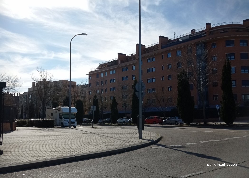 (28050) Madrid - 45 Calle de María Tudor — foto 2