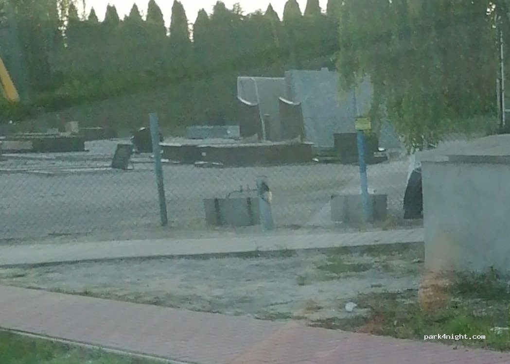 (27-570) Iwaniska - 757 — foto