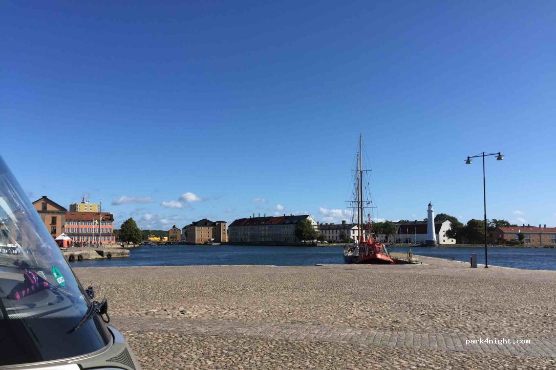 (371 30) Karlskrona - 1 Vallgatan — foto 2