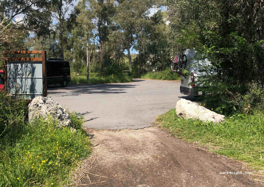 (490 83) Dassia - Unnamed Road — foto 2