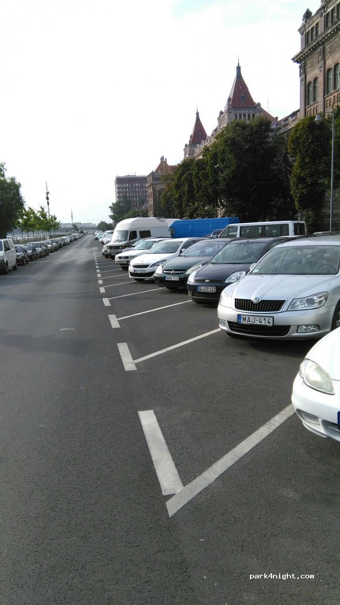 (1111) Budapest - 3 Műegyetem rakpart — foto