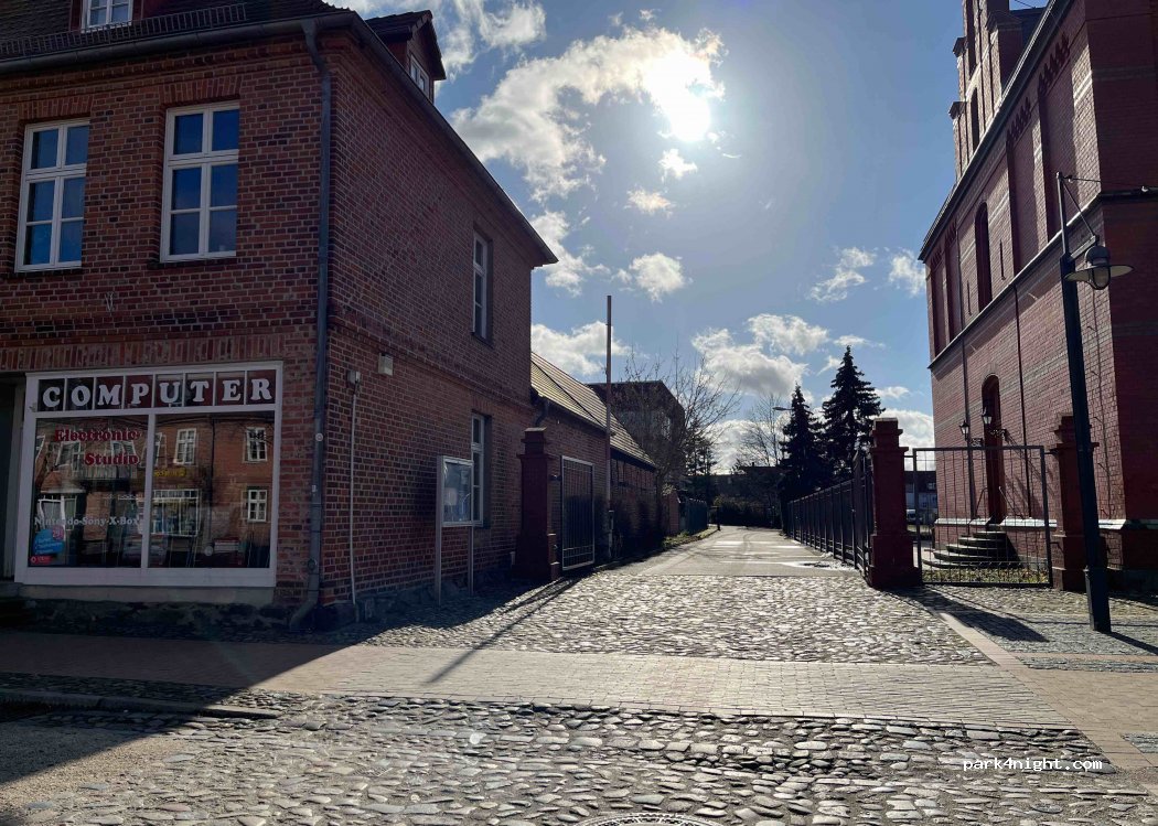 (19288) Ludwigslust - Schloßstraße, Höhe Haus Nr. 41 — foto 3