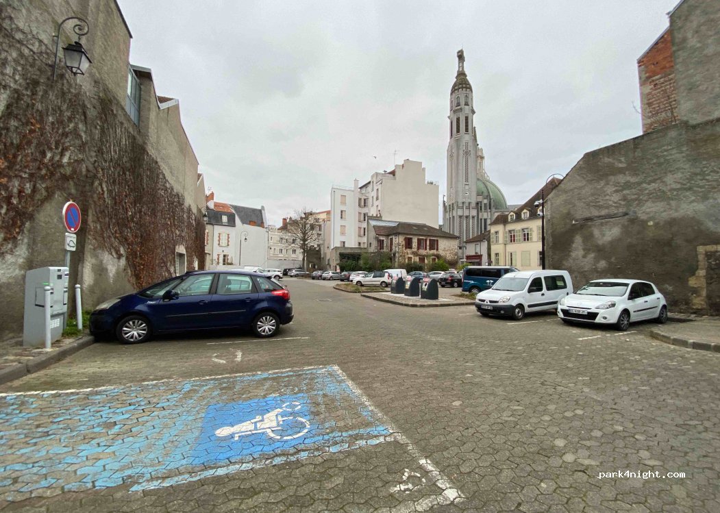 (03200) Vichy - 17 Rue d'Allier — foto 2
