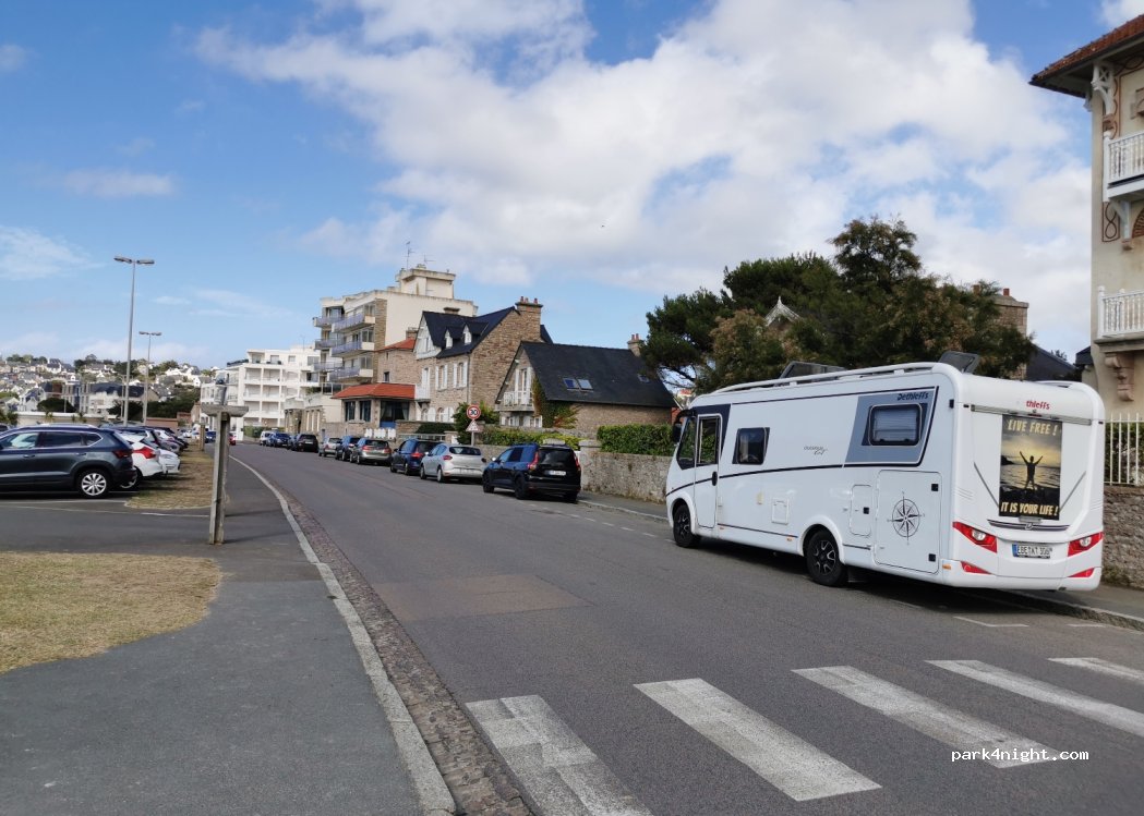(22430) Erquy - 26 Rue du Port — foto 2