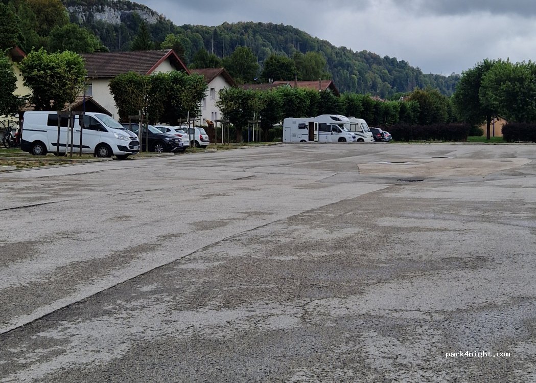 (39260) Moirans-en-Montagne - 6 Avenue de Saint-Claude — foto 2