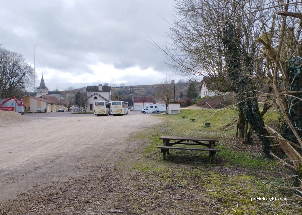 (21510) Aignay-le-Duc - 1 Place Charles de Gaulle — foto 2