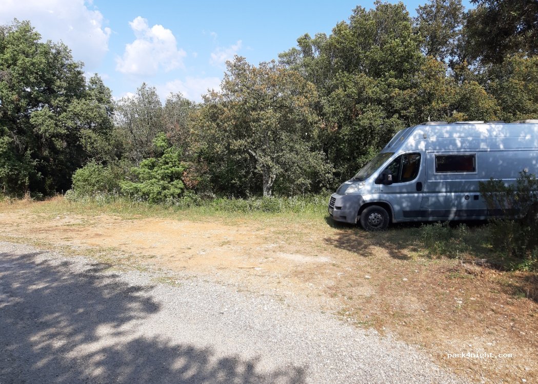 (30210) Lédenon - Unnamed Road — foto
