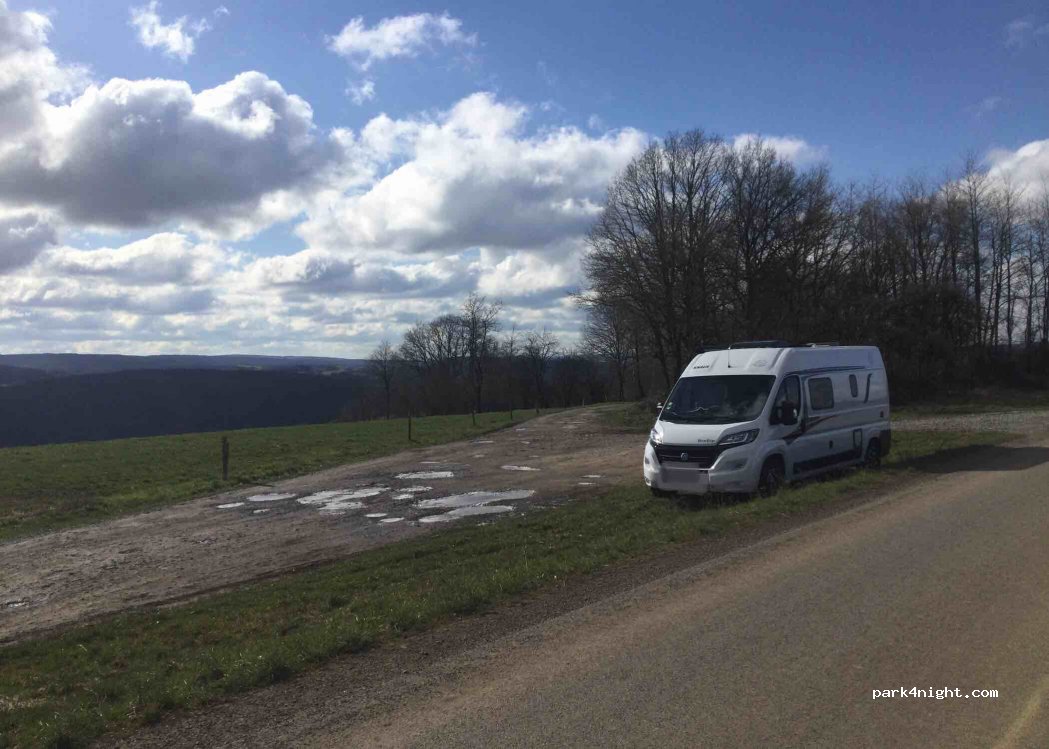 (6960) Manhay - Chemin du Trou Colas — foto 3