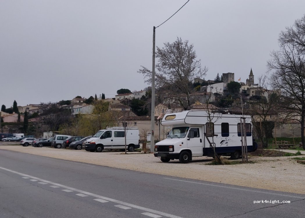 (13370) Mallemort - 741 D23F — foto