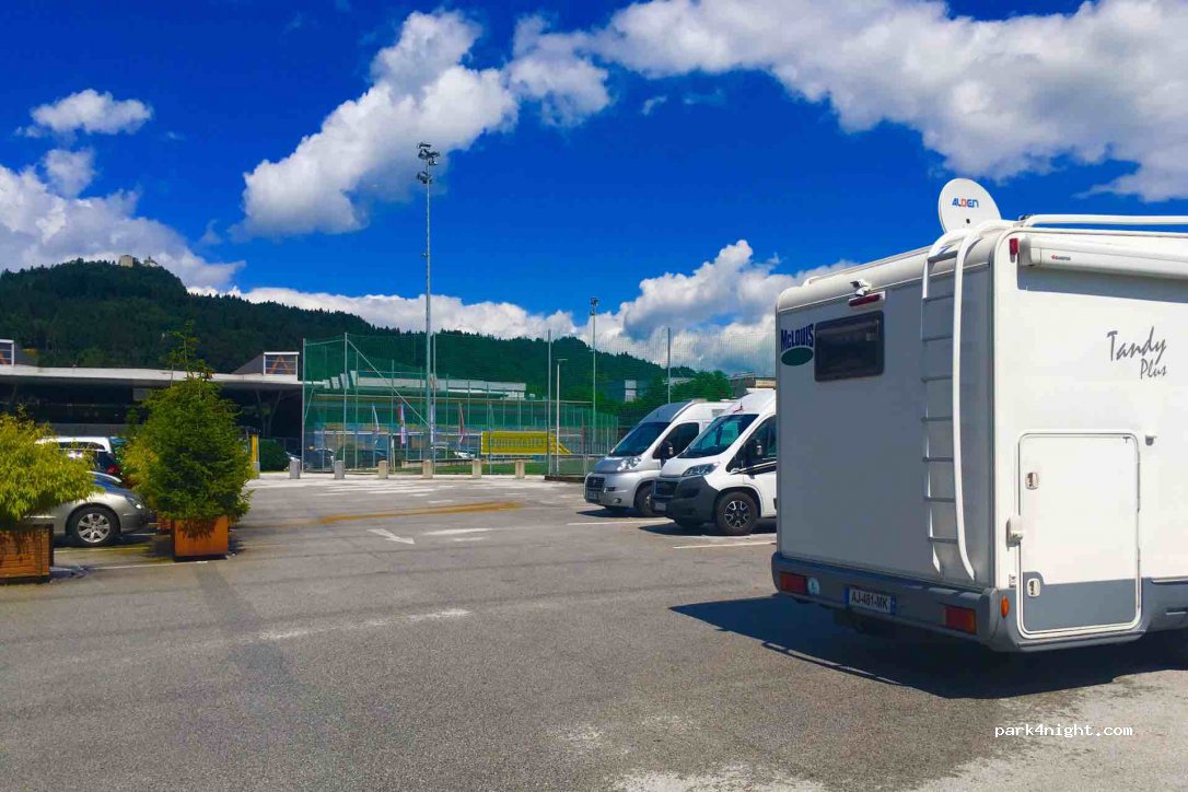 Wohnmobilstellplatz Kufstein Arena — foto