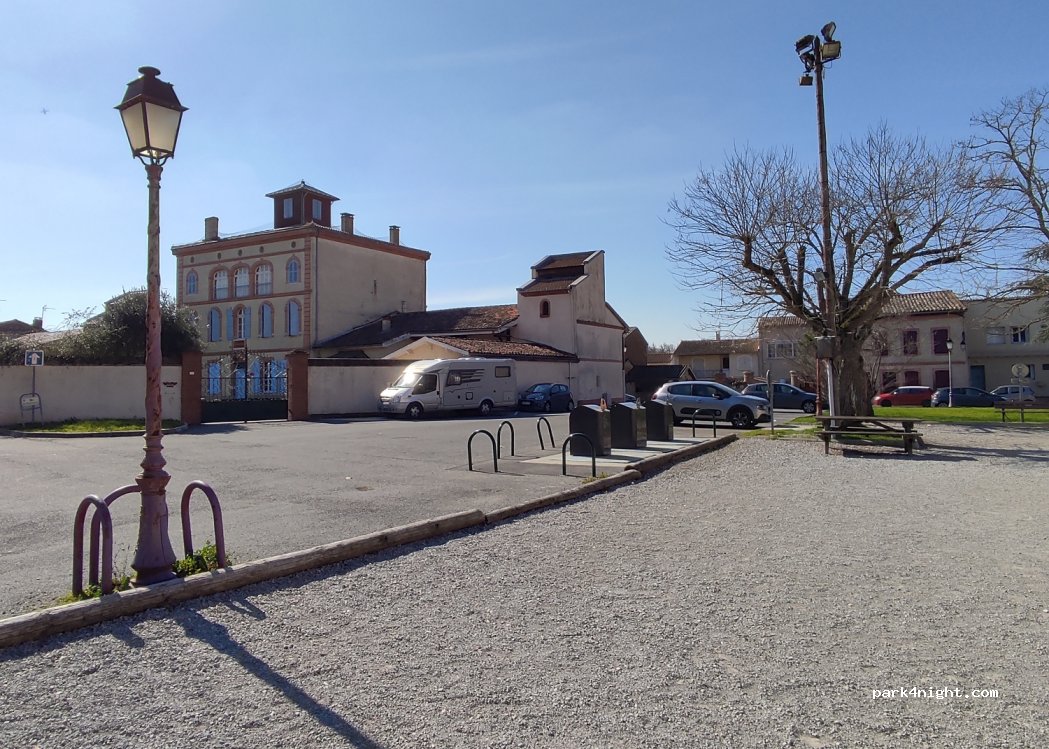 (31330) Merville - 20 Place du 11 Novembre 1918 — foto
