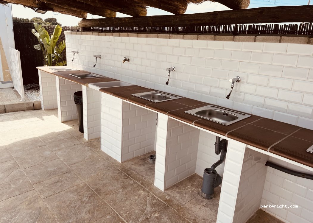 Área autocaravanas Camper Park conil renting — foto 2