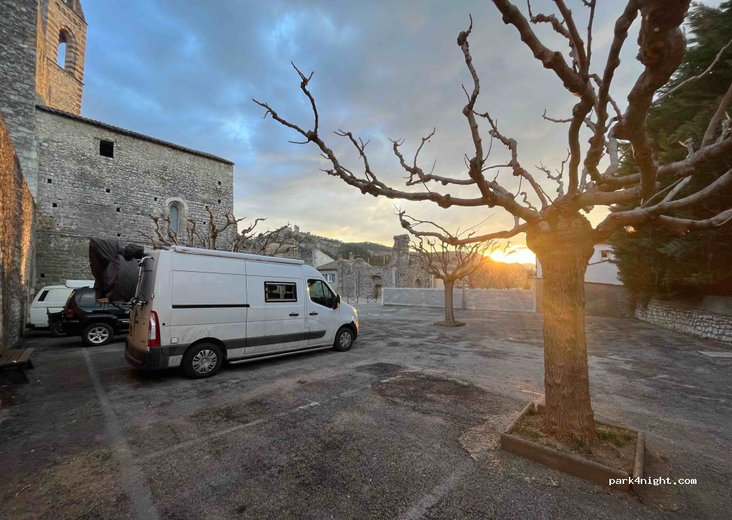 (04200) Sisteron - 13 Rue Saint-Dominique — foto