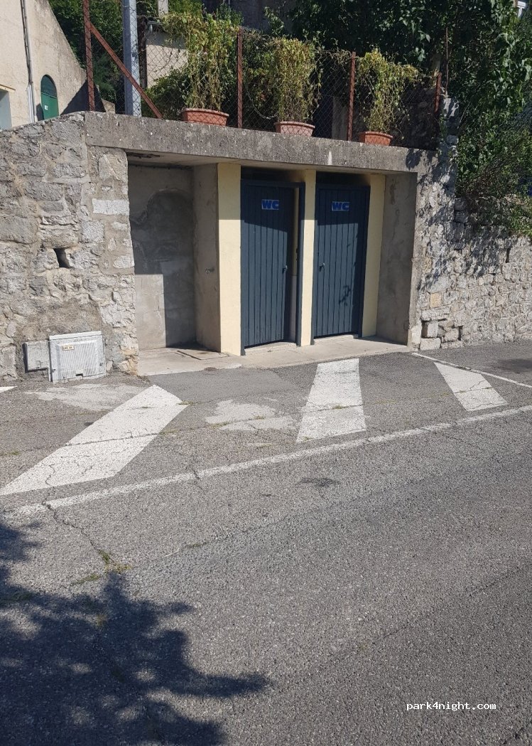 (04200) Sisteron - 13 Rue Saint-Dominique — foto 2