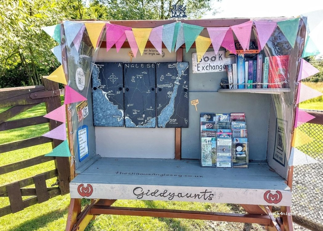 Giddyaunts Caravan Site — foto 4