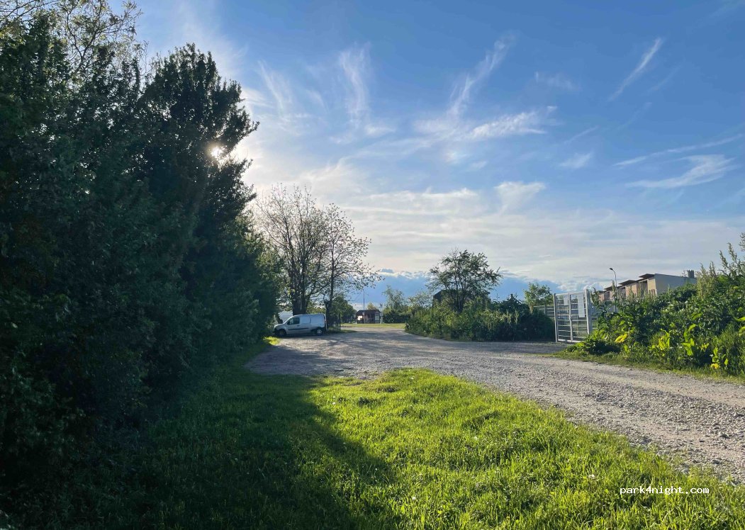 (7111) Parndorf - Budapester Strasse — foto 2