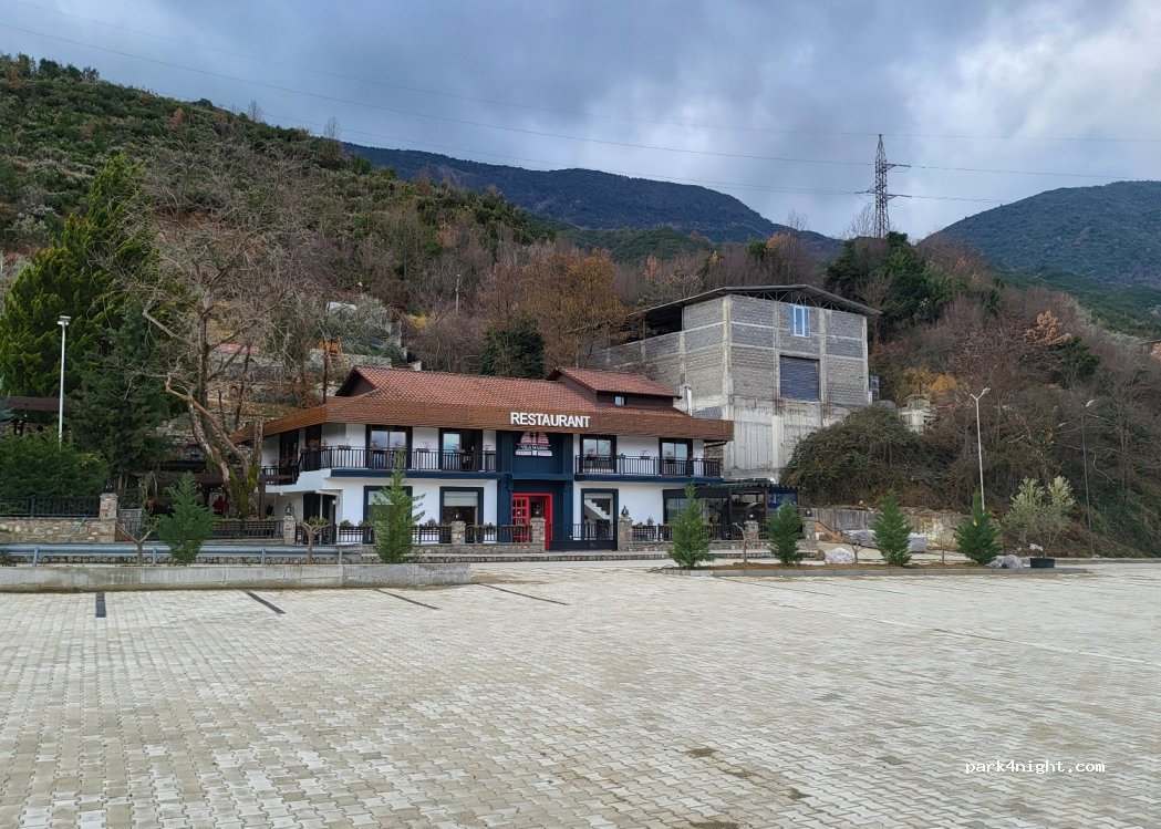 (1010) Tirana - Tirana-Elbasan Hwy — foto