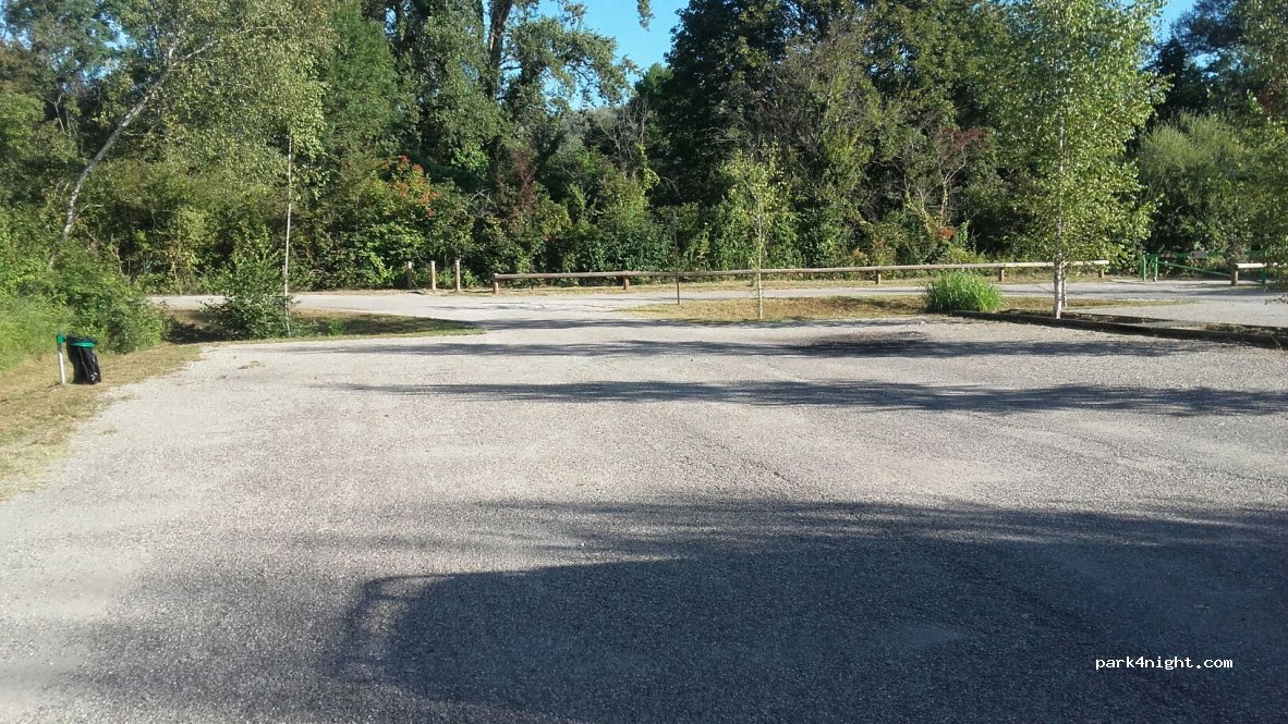 Parking du lac d'Emprunt — foto