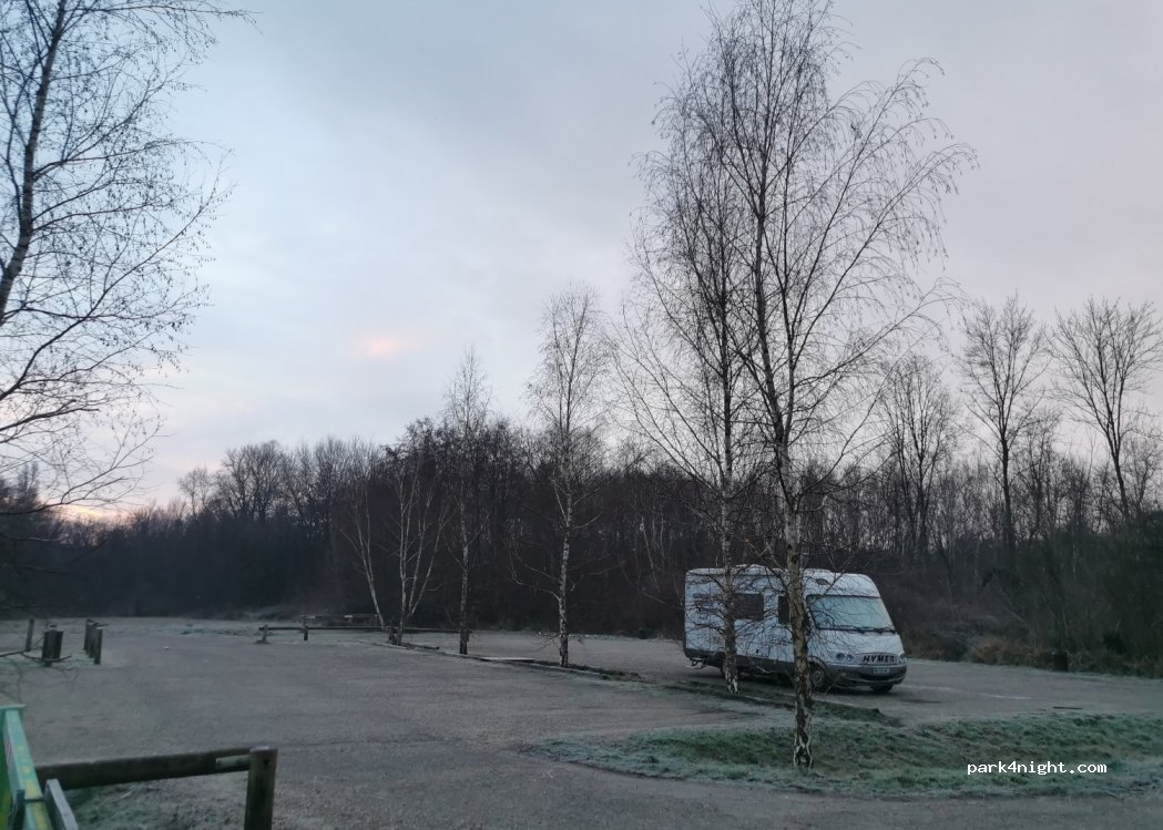 Parking du lac d'Emprunt — foto 3