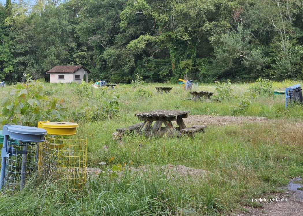 (01390) Saint-Jean-de-Thurigneux - La Combe — foto 2