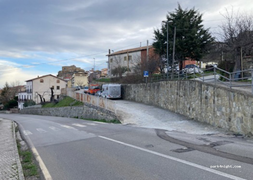 (85014) Laurenzana - 56 Strada Statale 92 — foto