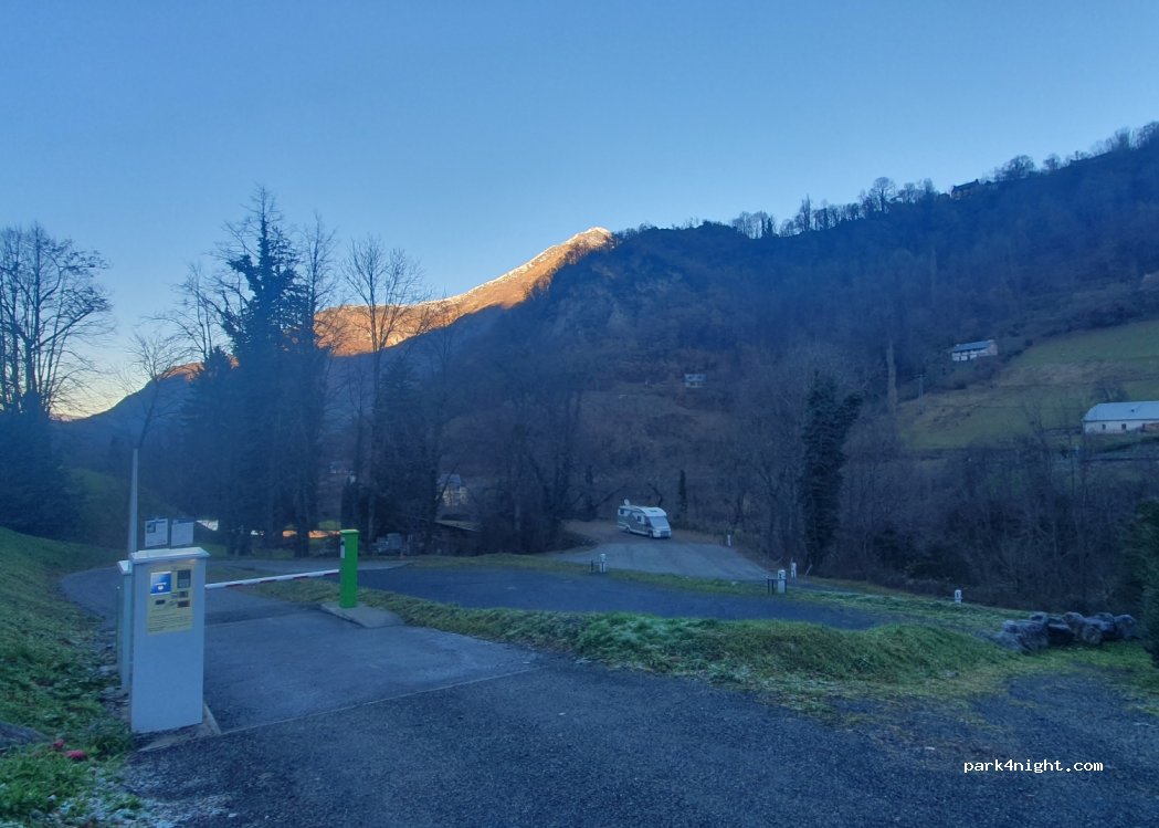 (65120) Luz-Saint-Sauveur - 45 Avenue de l'Impératrice Eugénie — foto 2