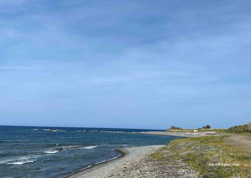 (8870) Pomos - Pomos Beach Road — foto