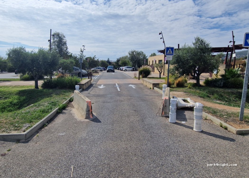 (13600) La Ciotat - 40 Avenue Guillaume Dulac — foto 3
