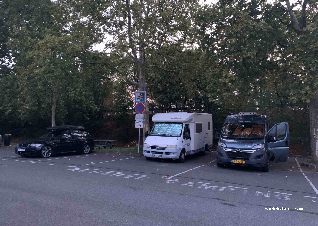 Aire de camping-cars Belleville-en-Beaujolais — foto
