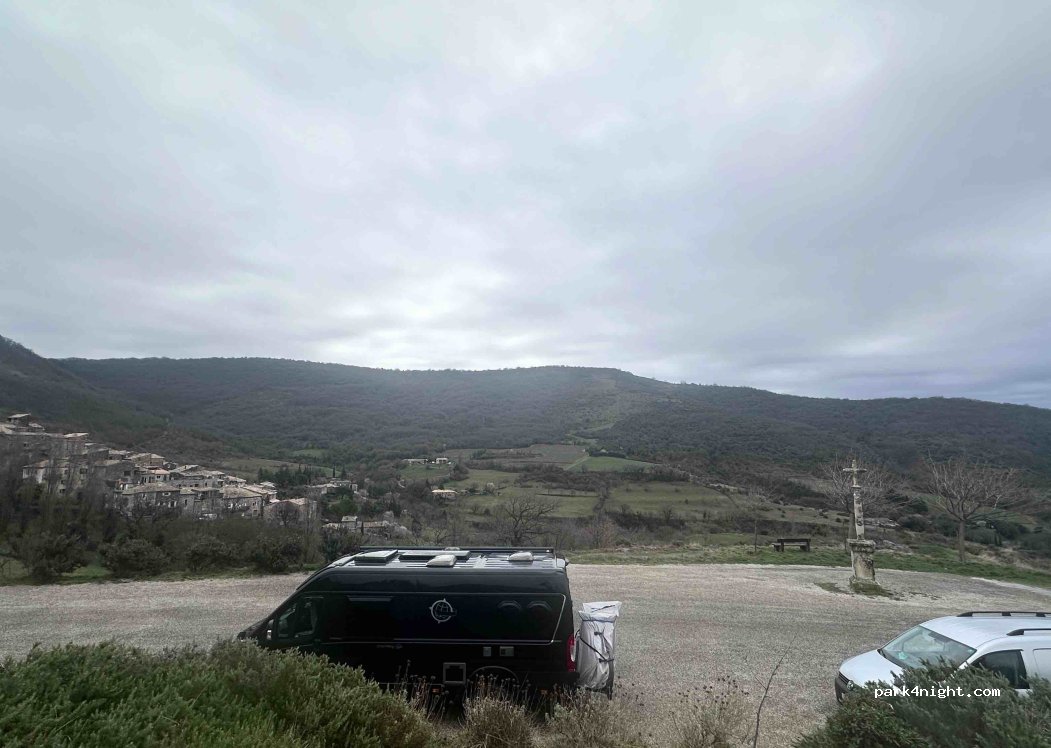 Aire de camping-cars Aubignas — foto 5
