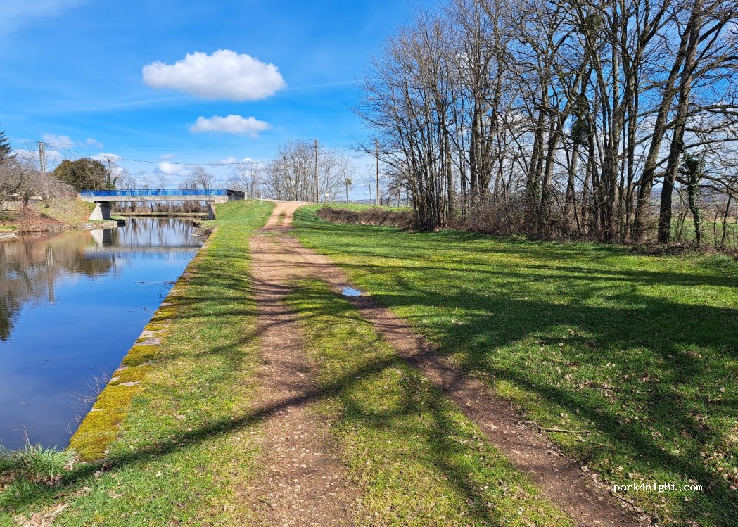 (71110) Artaix - 61 Impasse du Canal — foto 3