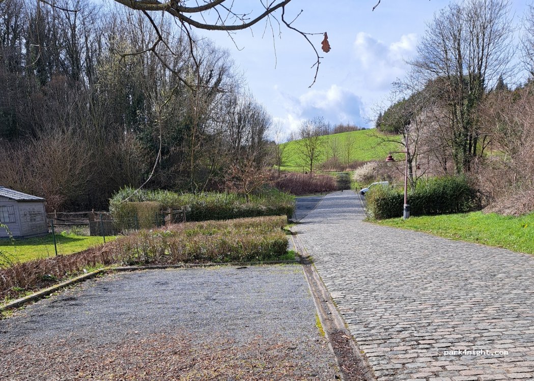 (7642) Antoing - Chemin des Cinq Rocs — foto