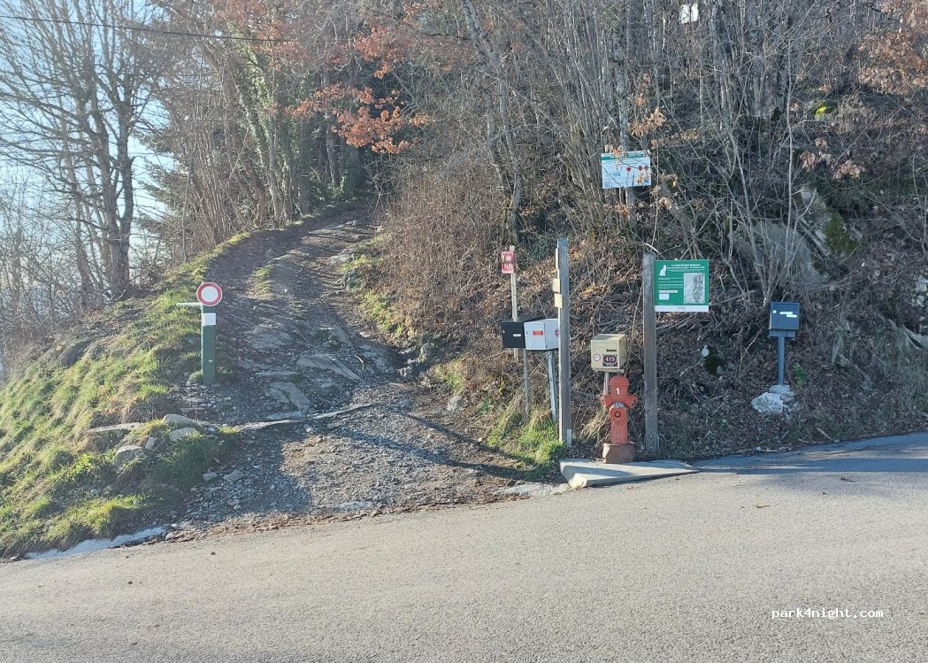 (74250) Fillinges - 2465 Route des Voirons — foto 4