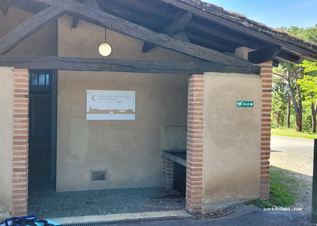 Aire d'accueil Camping-Cars d'Albi Pratgraussals — foto 2