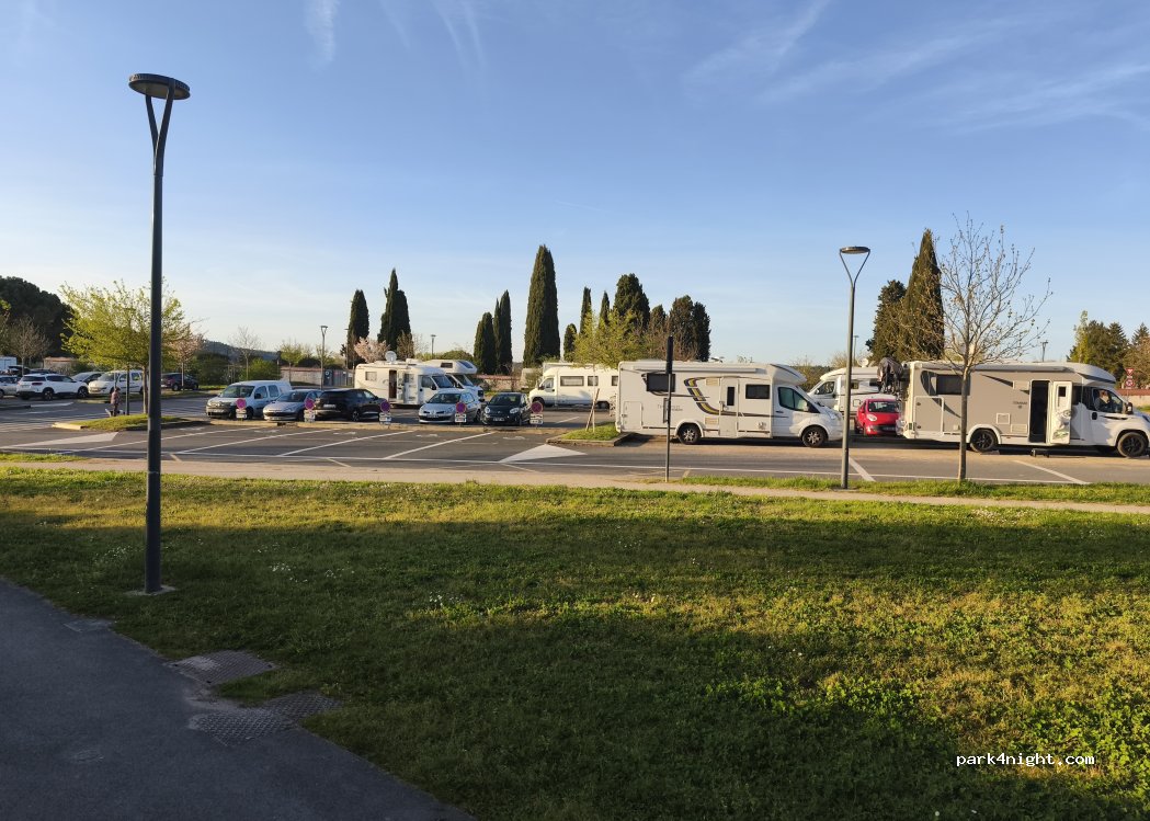 Aire d'accueil Camping-Cars d'Albi Pratgraussals — foto 4