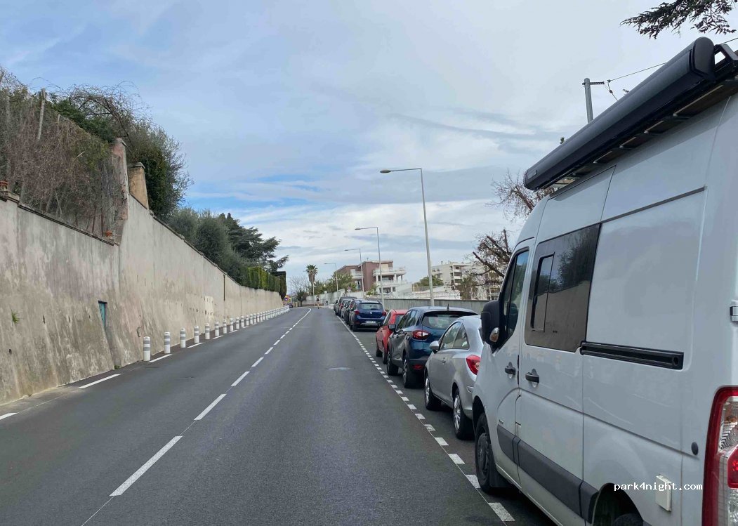(06000) Nice - 94 Avenue de Brancolar — foto