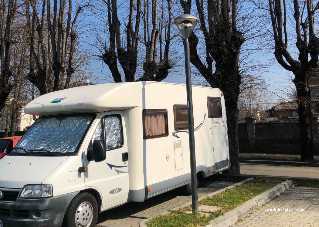 (28041) Arona - 75 Via Vittorio Veneto — foto