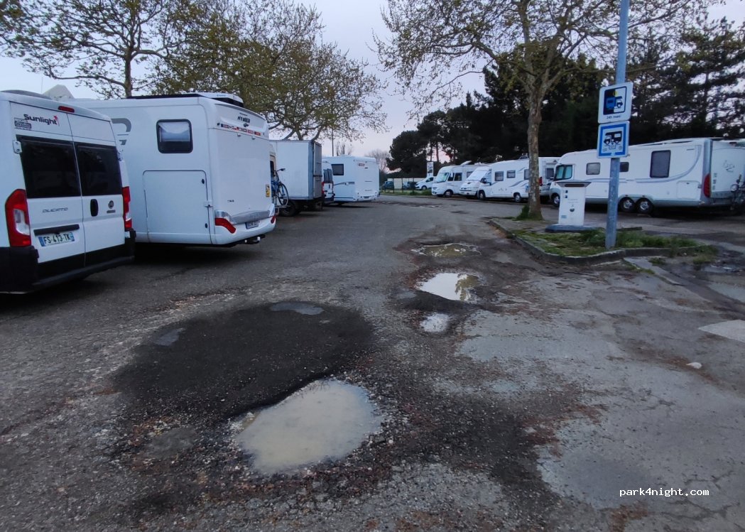 (33120) Arcachon - 2-4 Boulevard Mestrezat — foto 4