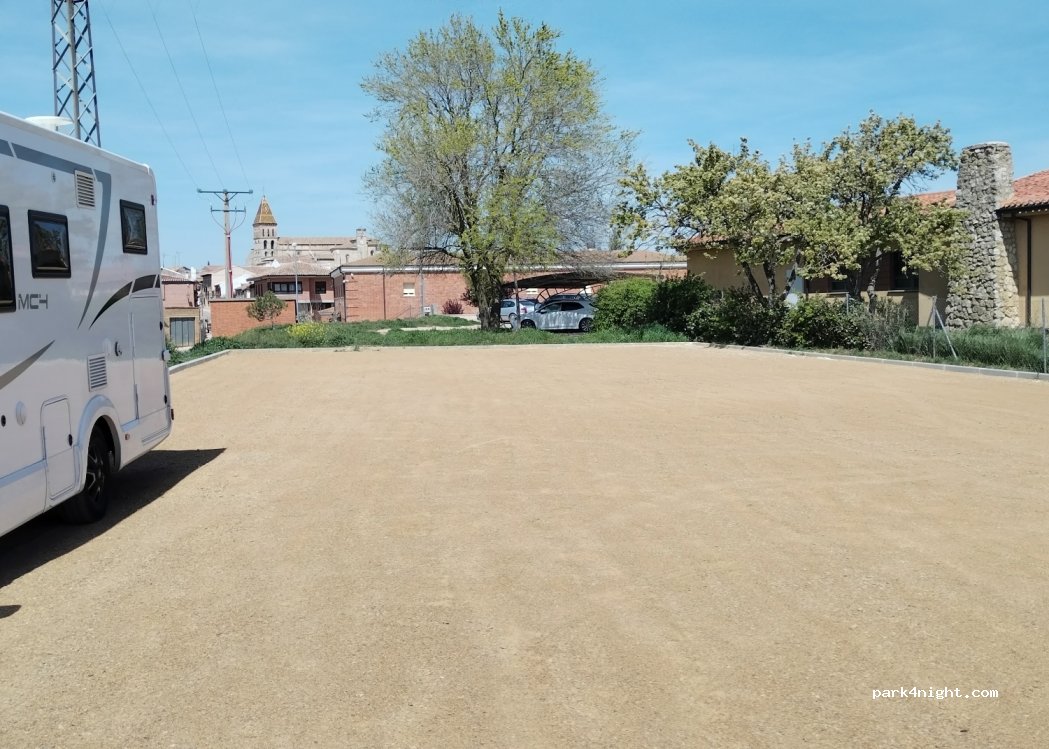 (34300) Paredes de Nava - 20 Carretera Circunvalación — foto