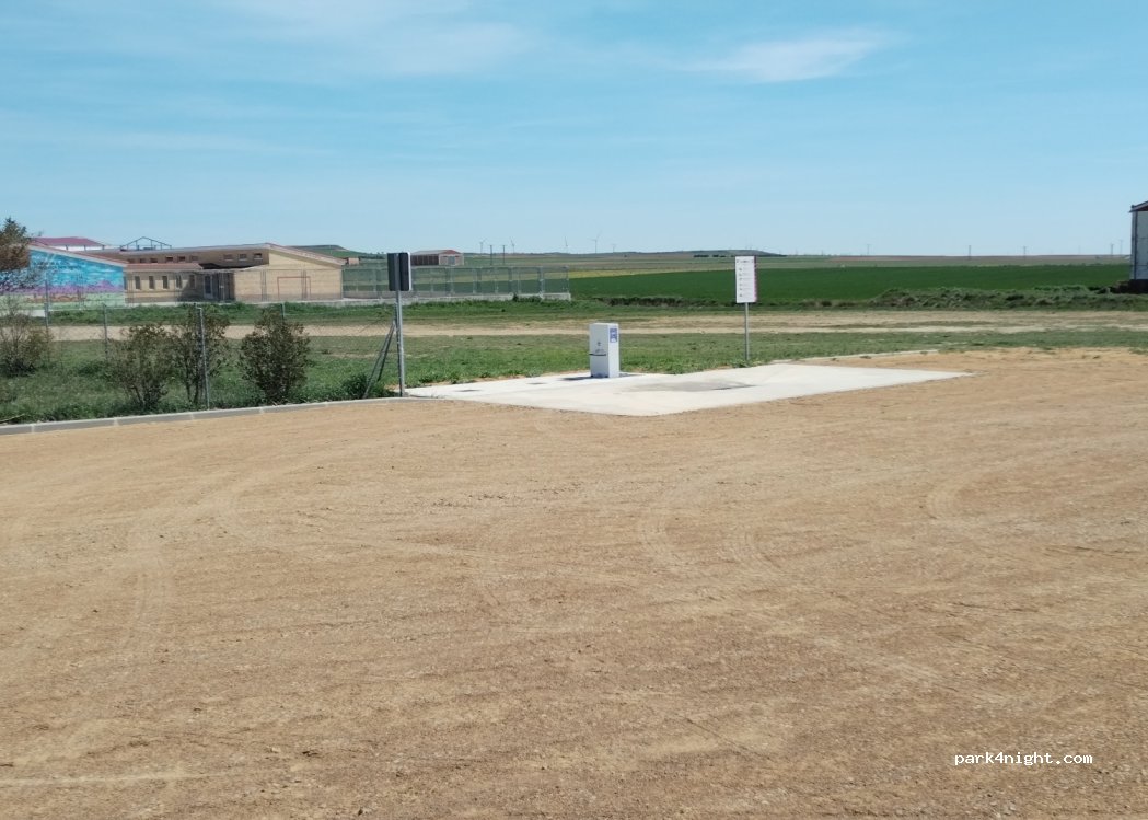 (34300) Paredes de Nava - 20 Carretera Circunvalación — foto 2
